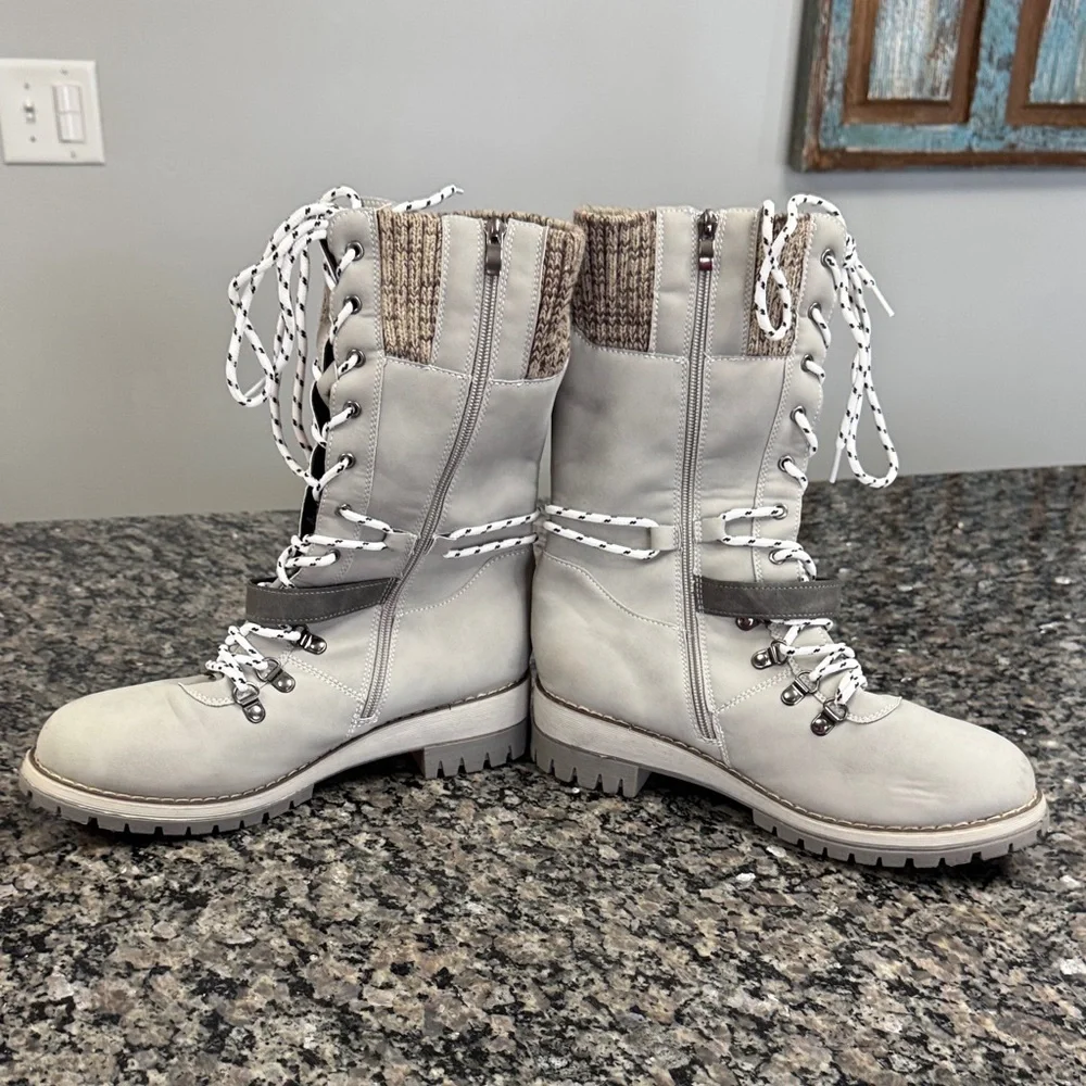 Tex Gray Winter mid calf Boots with Knit Cuff EUC 10.5